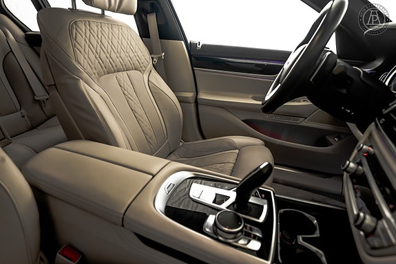 BMW 750i 7 of 14