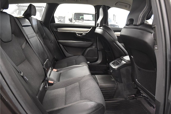 Volvo V90 Cross Country 13 of 26