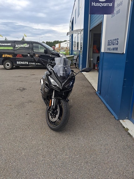 Kawasaki Ninja 1100 sx 2 of 2