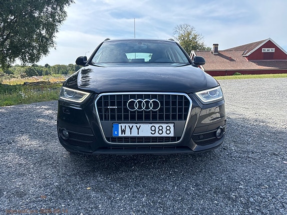 Audi Q3 2 of 27