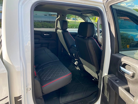 Chevrolet Silverado 1500 8 of 21