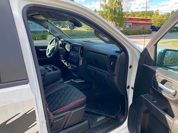 Chevrolet Silverado 1500 13 of 21