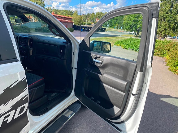 Chevrolet Silverado 1500 12 of 21
