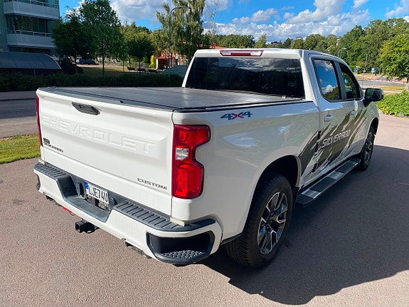 Chevrolet Silverado 1500 3 of 21