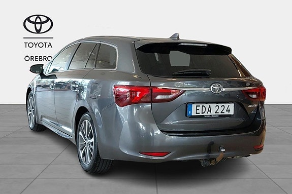Toyota Avensis 3 of 10