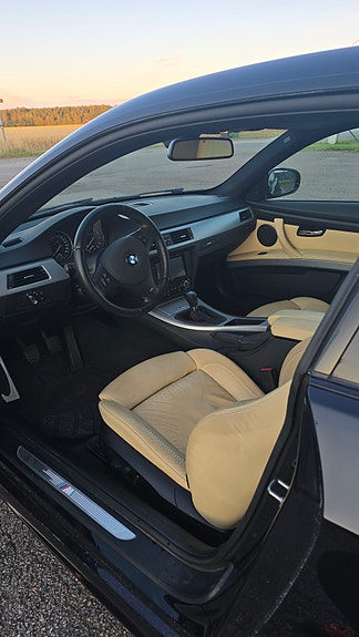 BMW 330i 5 of 6