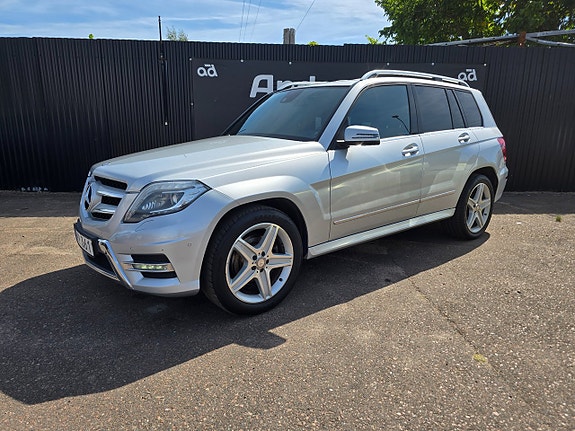 Mercedes-Benz GLK220 2 of 11