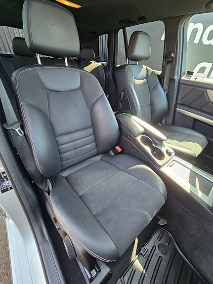 Mercedes-Benz GLK220 8 of 11