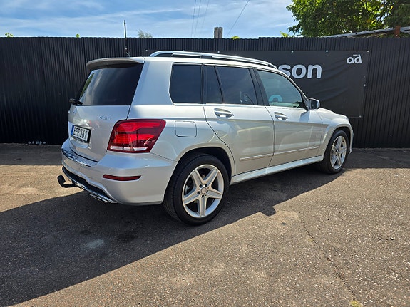 Mercedes-Benz GLK220 4 of 11