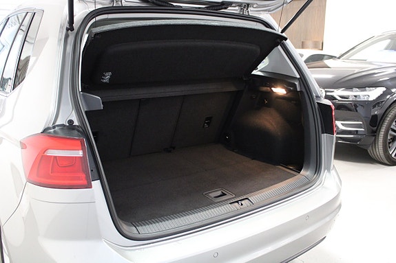 Volkswagen Golf Sportsvan 6 of 9