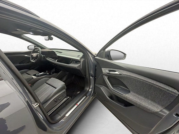 Audi Q6 e-tron 26 of 30