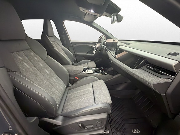 Audi Q6 e-tron 27 of 30