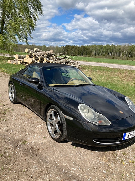 Porsche 911 Carrera 7 of 10