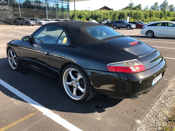 Porsche 911 Carrera 9 of 10