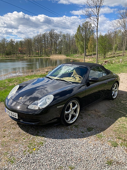 Porsche 911 Carrera 3 of 10