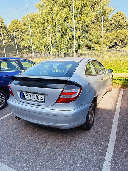 Mercedes-Benz C180 2 of 2