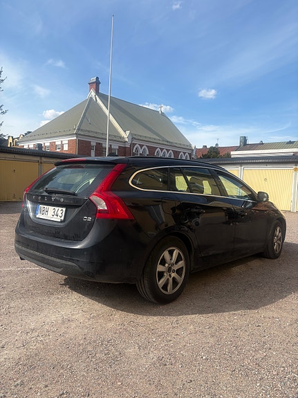 Volvo V60 3 of 5