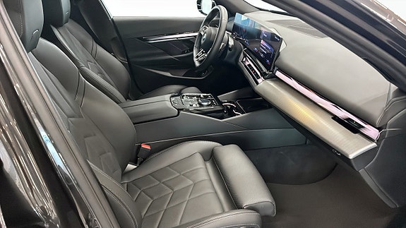 BMW 530e 3 of 9