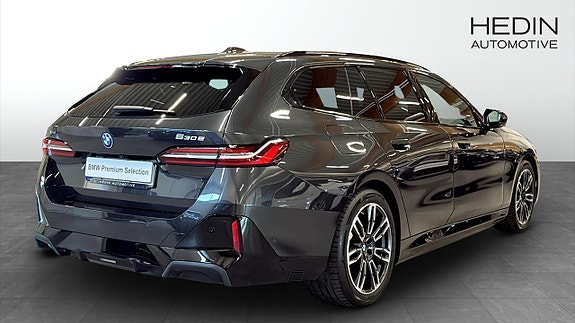 BMW 530e 2 of 9