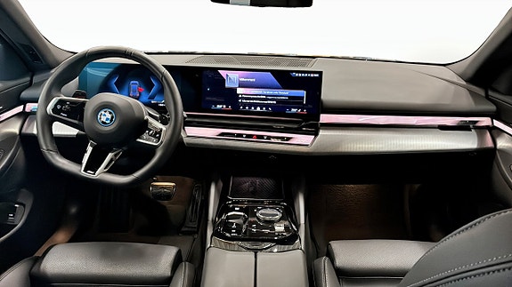 BMW 530e 4 of 9