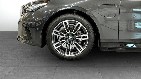 BMW 530e 9 of 9