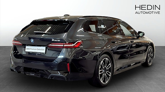 BMW 530e 2 of 9