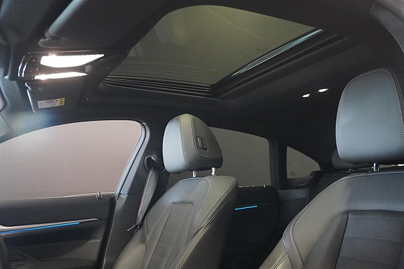 BMW i4 10 of 19