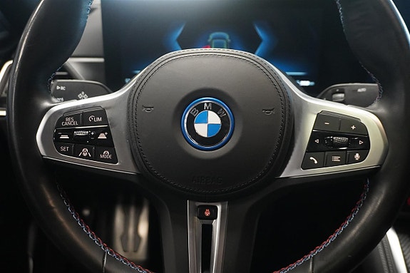 BMW i4 14 of 19