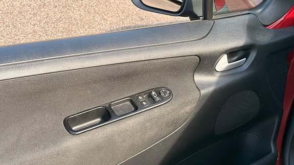 Peugeot 207 13 of 25