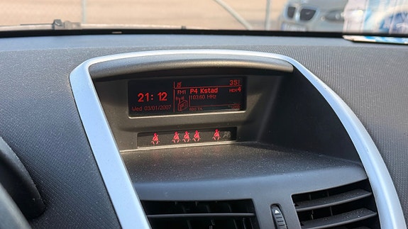 Peugeot 207 19 of 25