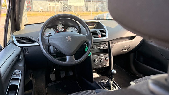 Peugeot 207 10 of 25