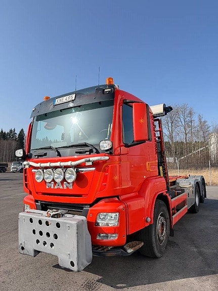 MAN TGS 26.470 6x2-4 2 of 6