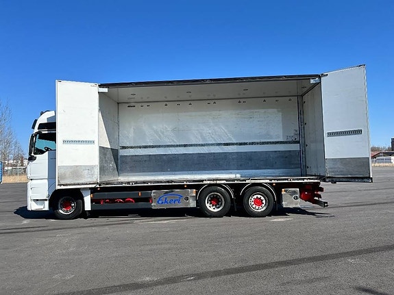 MAN TGX 26.480 6x2 3 of 15