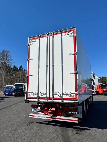 MAN TGX 26.480 6x2 7 of 15
