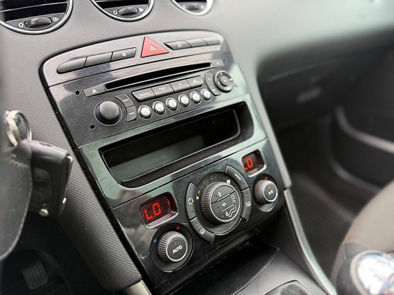 Peugeot 308 SW 11 of 17