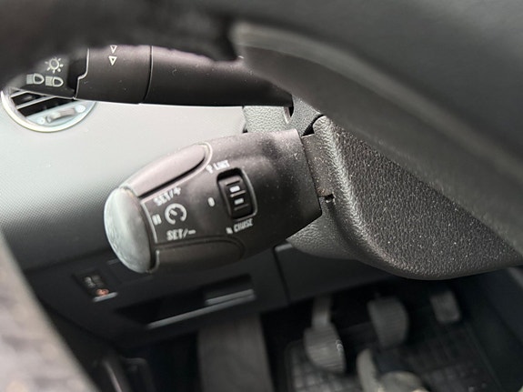 Peugeot 308 SW 9 of 17