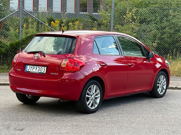Toyota Auris 3 of 14