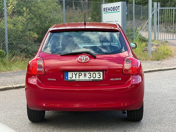 Toyota Auris 4 of 14