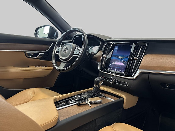 Volvo V90 24 of 30