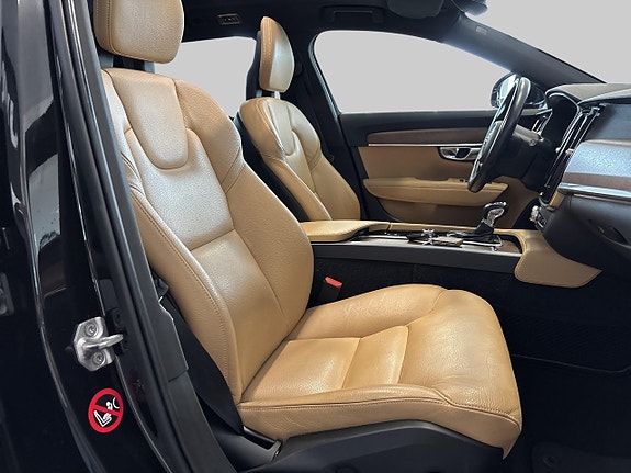 Volvo V90 22 of 30