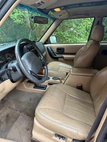 Jeep Cherokee 8 of 8