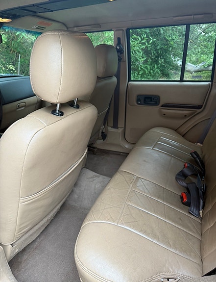 Jeep Cherokee 7 of 8