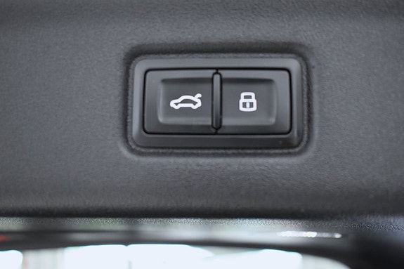 Audi Q6 e-tron 7 of 20