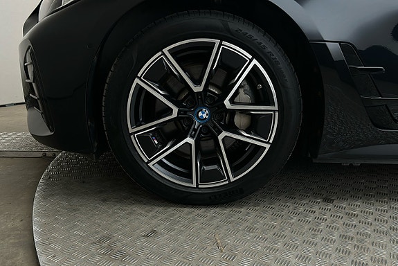 BMW i4 12 of 26
