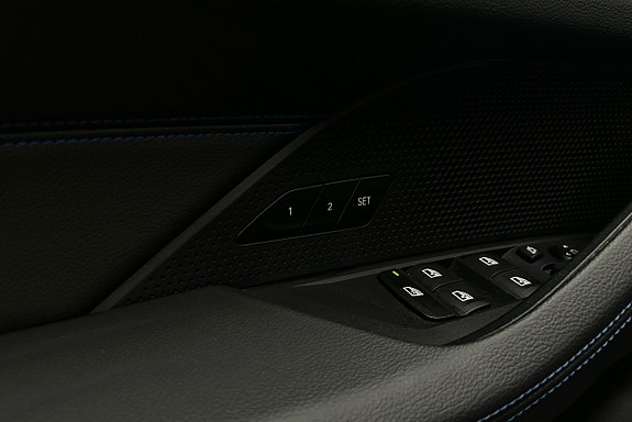 BMW i4 18 of 26