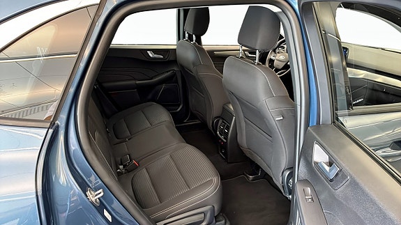Ford Kuga 5 of 9