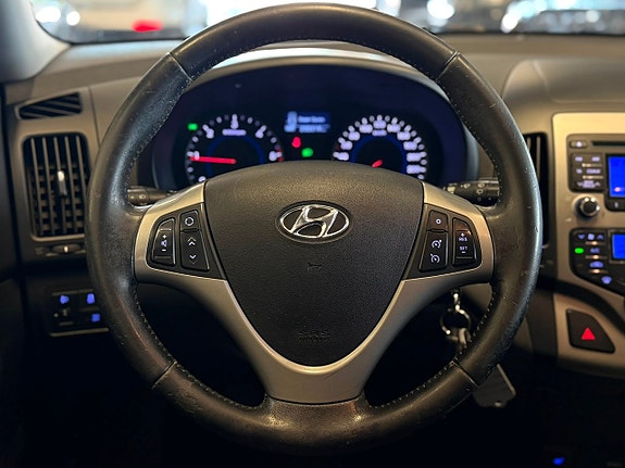 Hyundai i30 10 of 15