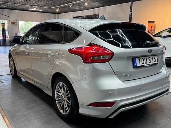 Ford Focus 4 of 15