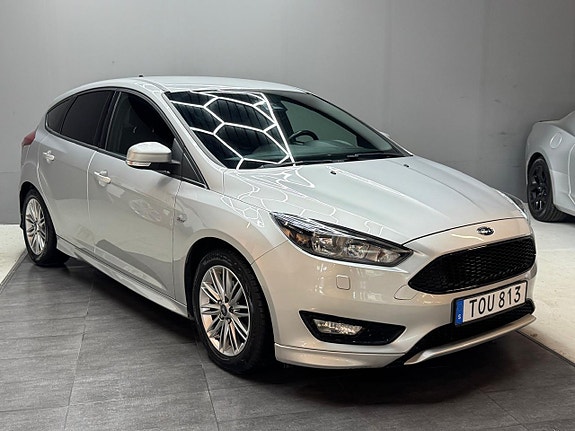 Ford Focus 2 of 15
