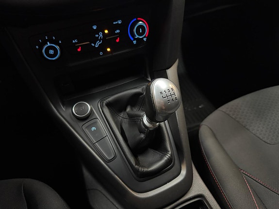 Ford Focus 13 of 15
